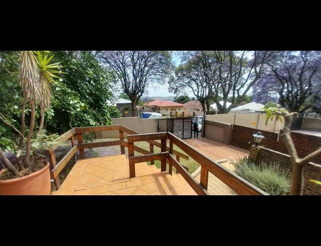 3 BEDROOM HOUSE FOR SALE IN KENSINGTON